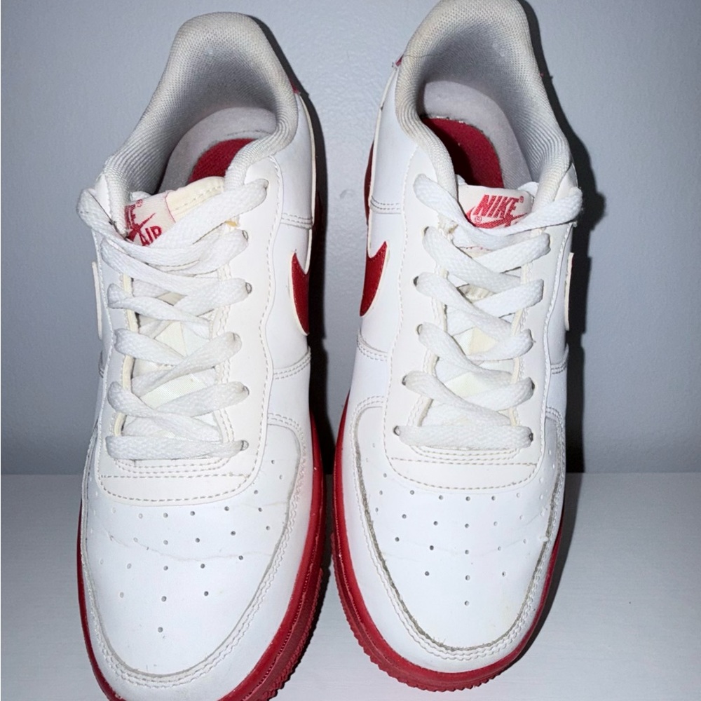 Nike Women's White and Red Low-Top Sneakers